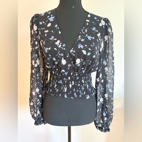 Aritzia Wilfred Wistful Genoa V Wrap Front Smocked Blouse - Size S - Picture 3 of 6